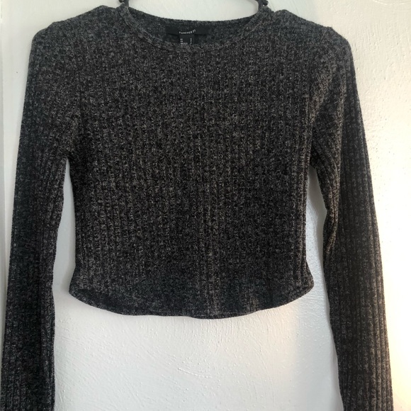 Forever 21 Tops - Forever 21 long sleeve cropped shirt